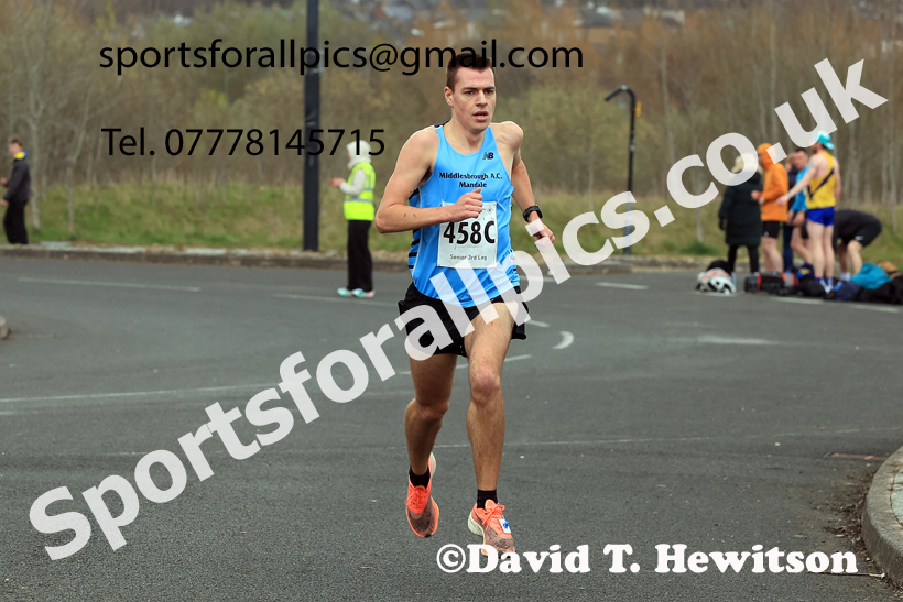 Senior Mens relay, 2026 Elswick Harriers Good Friday Road Relays and Young Athletes, Newburn,  Newcastle upon Tyne. Photo: David T. Hewitson/Sports for All Pics